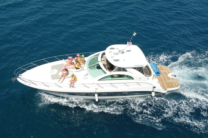 Luxury yacht for private tour EN Cabo San Lucas - Stop 1: Los Cabos Arch Up Close for the Best Photos