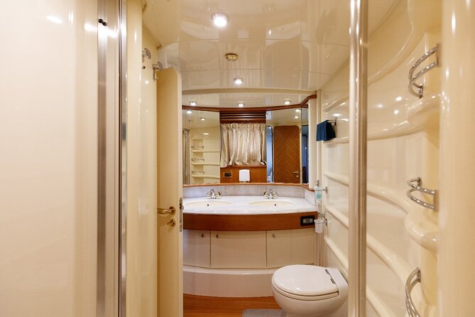 Luxury Yacht Private Rental from Dubai Marina - Picking 2, 3, or 4 hours: what changes in what you see