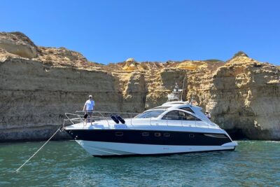 Luxury Yacht Rental with crew - Champagne welcome and unlimited drinks you can actually enjoy