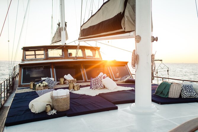 Luxury Yacht Snorkeling & Lunch Cruise from Cabo San Lucas - Crew and boat: the premium feeling, plus the one caution