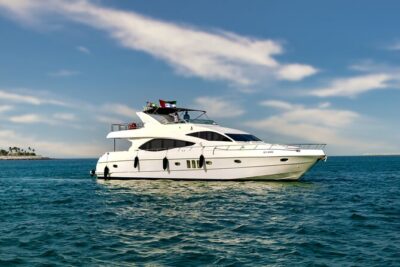 Majesty 77ft Diamond Dust — Dubai's best yacht rental - Where the yacht day starts: Dubai Marina Mall and that welcome moment
