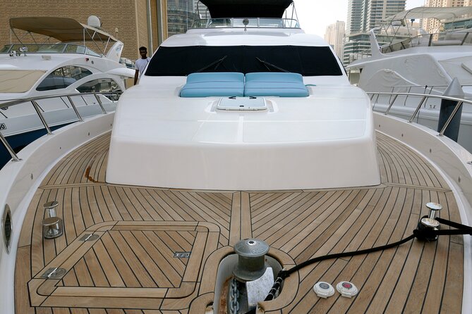 Majesty 77ft Diamond Dust — Dubai's best yacht rental - Timing: choosing 2–18 hours and why sunset usually wins