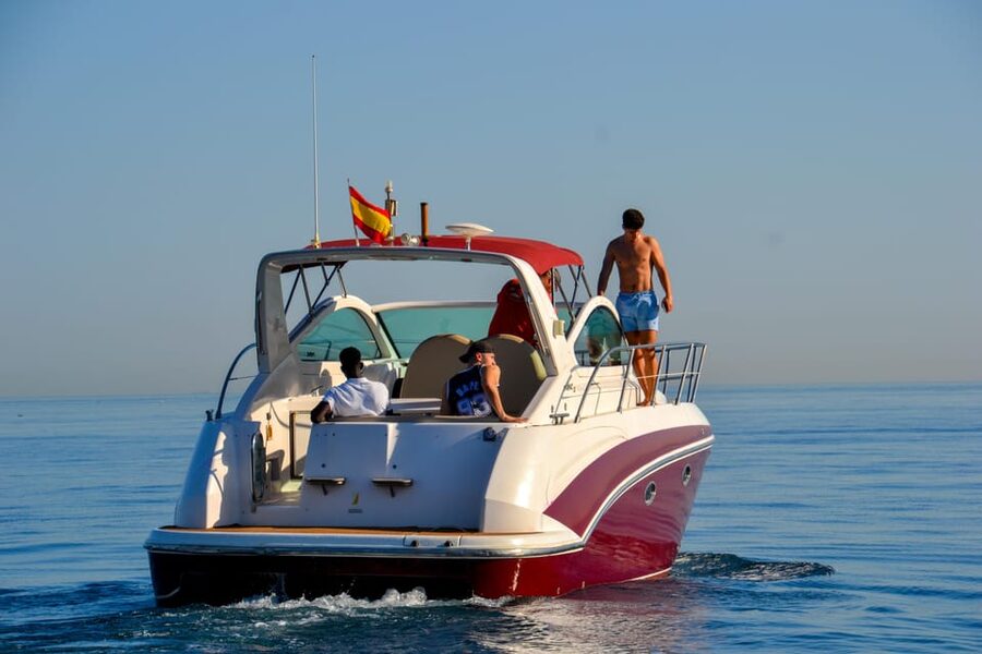 Marbella: views from a yacht for one or two hours - Meeting in Marbella Marina: finding El Paname fast