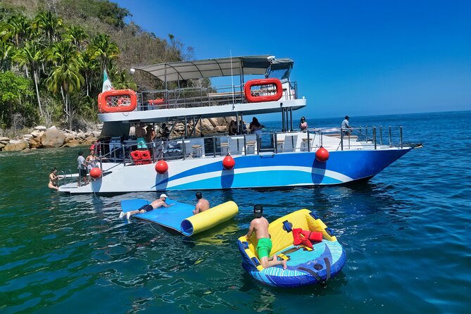 Mega Catamarans ALL INCLUSIVE Remote Paradise Beach Adventure - Food and drinks: breakfast, guacamole chips, and a fajita lunch