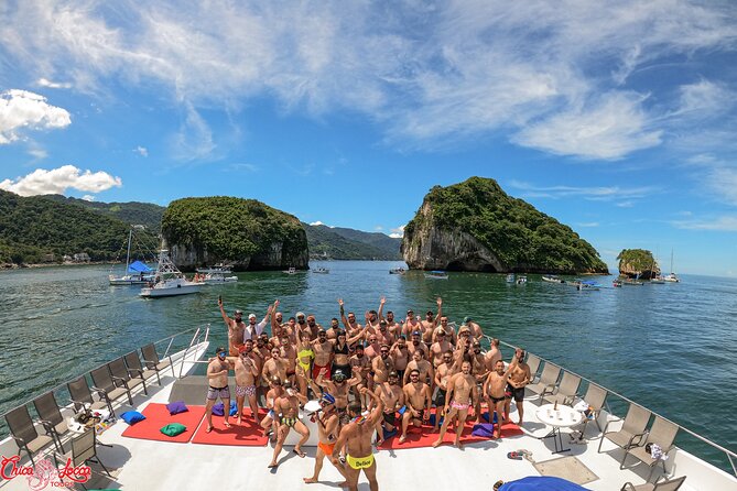 Mega Yacht Limousine of the Sea 1: Puerto Vallarta - The 4-hour flow: cruise the Bay of Banderas, then Playa Chica Locca