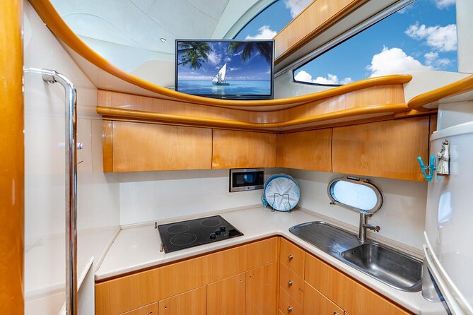 Miami 2 Hours Private Yacht Tour for 13 ppl on a 50 ft Yacht - Captains and crew: why service shows up in the small stuff