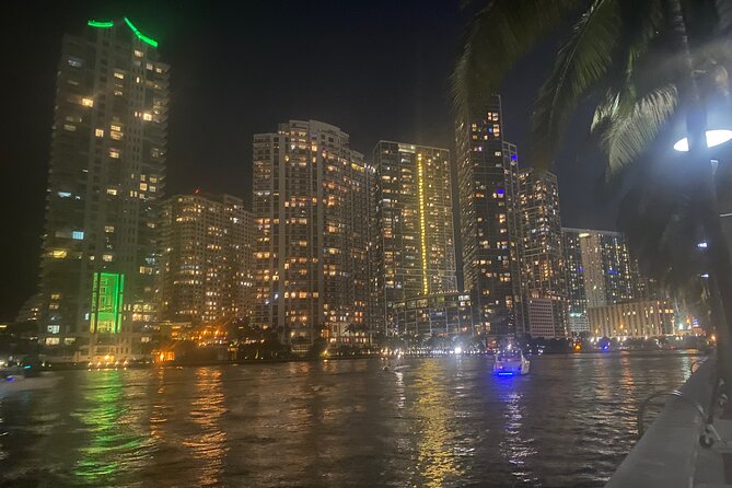 Miami Sightseeing Cruise on a Luxury Yacht - The bar and kitchen: convenient, but budget like it’s a city on water