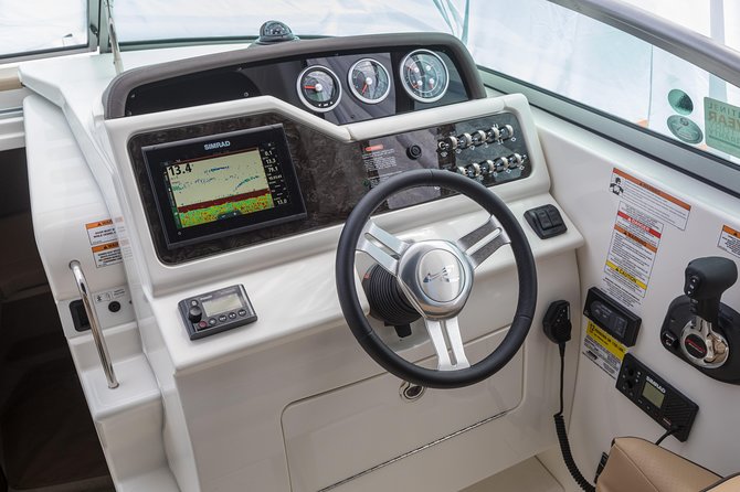 Motor Yacht (2020)Luxury Private Cruise Around Santorini - Akrotiri lighthouse and the caldera viewpoint from the sea