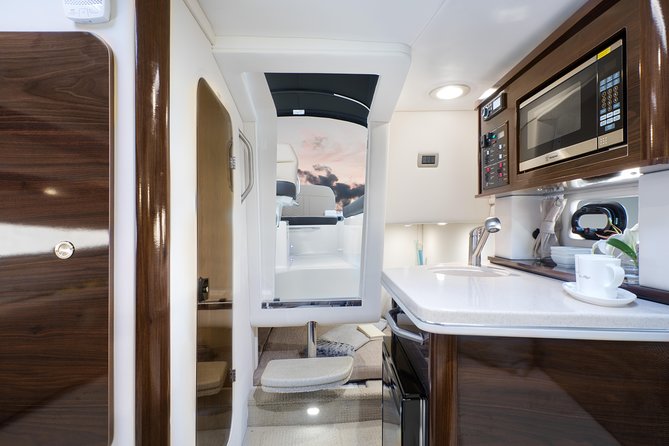 Motor Yacht (2020)Luxury Private Cruise Around Santorini - Thirassia for lunch: a quieter island break from the main bustle