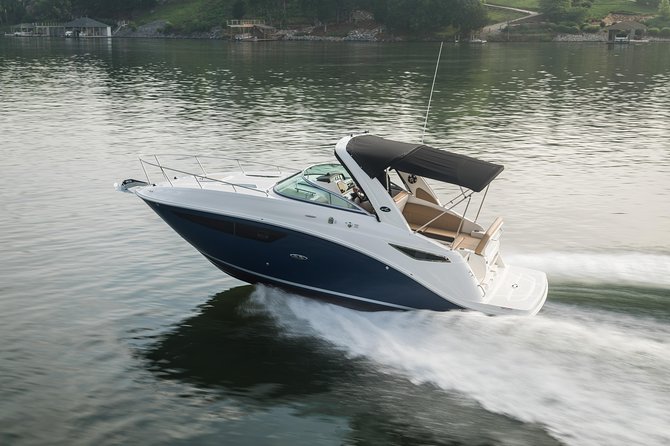 Motor Yacht (2020)Luxury Private Cruise Around Santorini - Ammoudi and snorkeling: sea access to Oia-style views