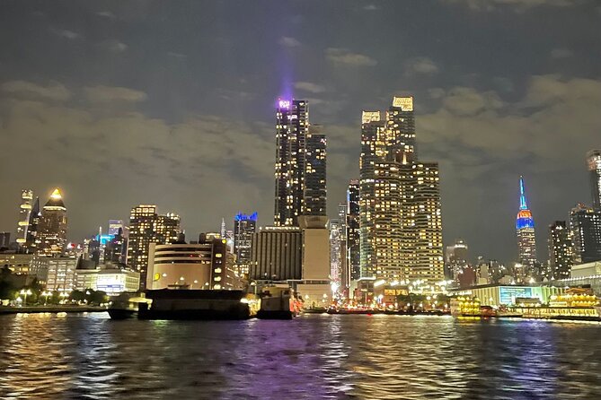 New York City Bright Lights Skyline Cruise on Yacht - What you’re really buying on this night yacht cruise