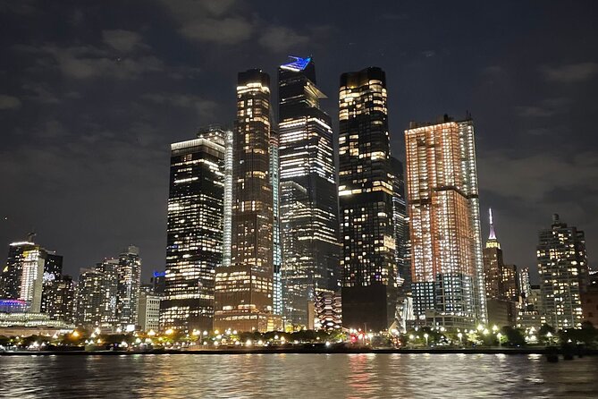 New York City Bright Lights Skyline Cruise on Yacht - The included drink: small perk, real mood-setter
