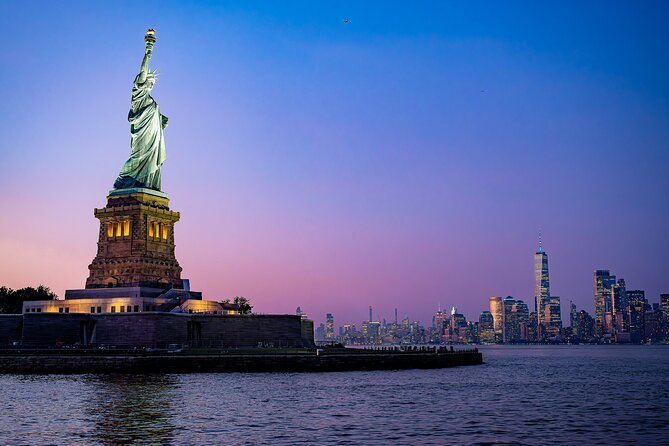 New York City Dinner Cruise on Luxury Yacht with Live Music - Why This Dinner Cruise Feels Different From Typical NYC Sightseeing