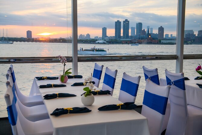 New York City Dinner Cruise on Luxury Yacht with Live Music - Comfort Notes: Cold Deck Time, Motion, and Light
