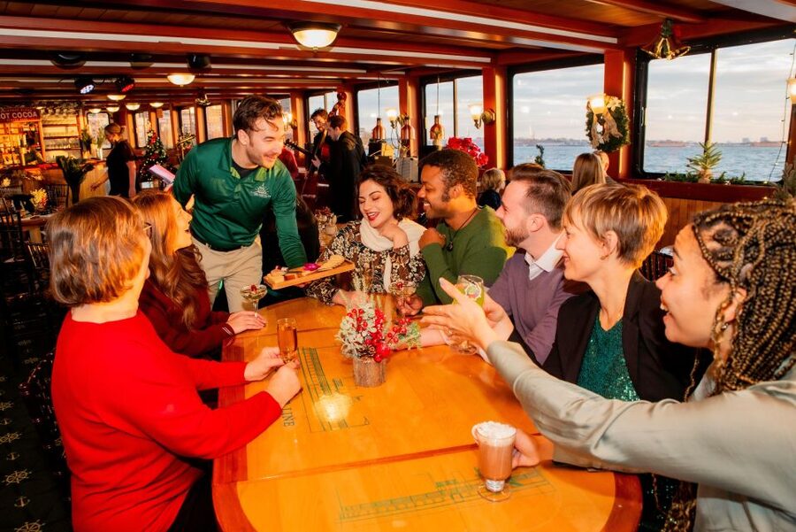 New York City: Holiday Jazz Classic Motor Yacht Cruise - Comfort, Seating, and Small Practical Limits