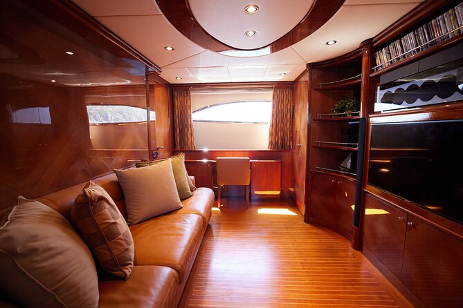 Number Juan 100ft Yacht Azimut Rental - Open Bar with Number Juan Tequila: easy to start the day, fun to pace it