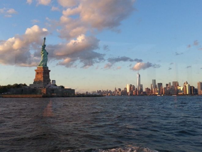 NYC: Evening Jazz Cruise on the Yacht Manhattan - Staff Service, Comfort, and the Little Things That Matter