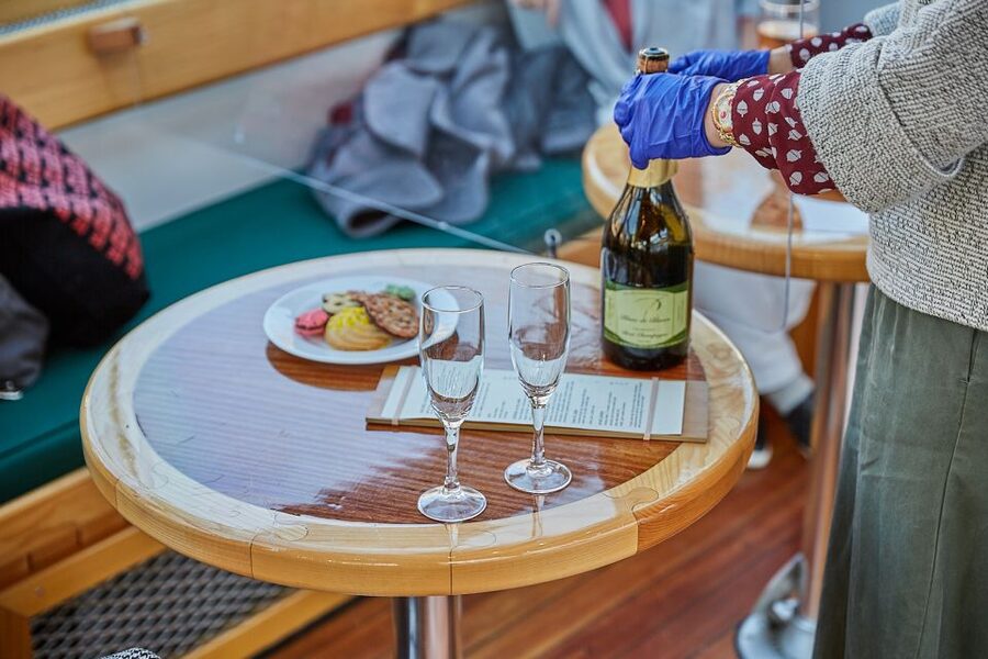 NYC: Holiday Yacht Cruise with Jazz, Cocoa & Carols - Live Jazz, Carols, and the On-Board Holiday Vibe