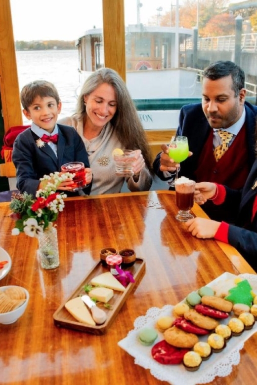 NYC: Holiday Yacht Cruise with Jazz, Cocoa & Carols - Where to Stand or Sit for the Best Views