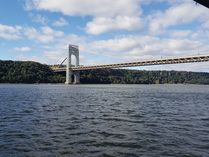 NYC: Hudson River Fall Foliage Yacht Tour - Palisades Park cliffs: the fall wow-factor you’re paying for