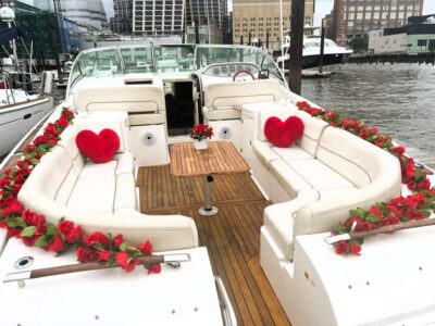 NYC: Statue of Liberty Private Yacht Tour - The boat setup: convertible open deck plus real lounge space