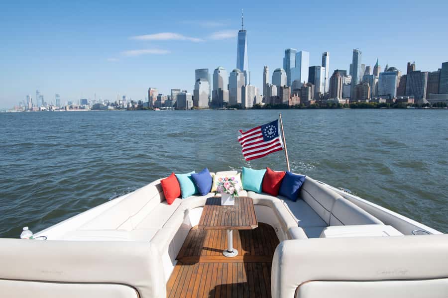 NYC: Statue of Liberty Private Yacht Tour - Onboard Comfort: Champagne, Water, and Bringing Your Own Food Plan