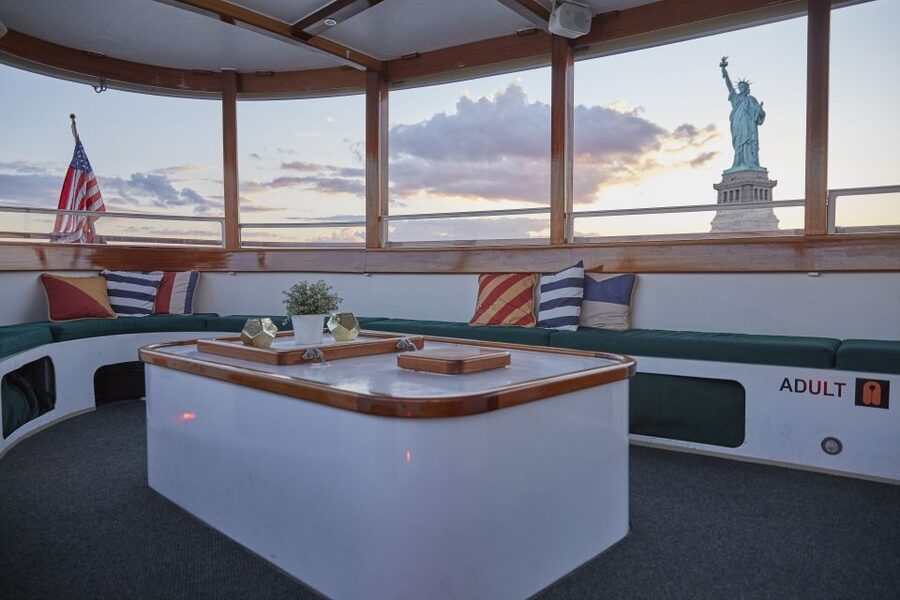 NYC: Sunset Cruise on a Small Yacht with a Drink - Price and onboard drinks: what $85 buys (and how to plan)