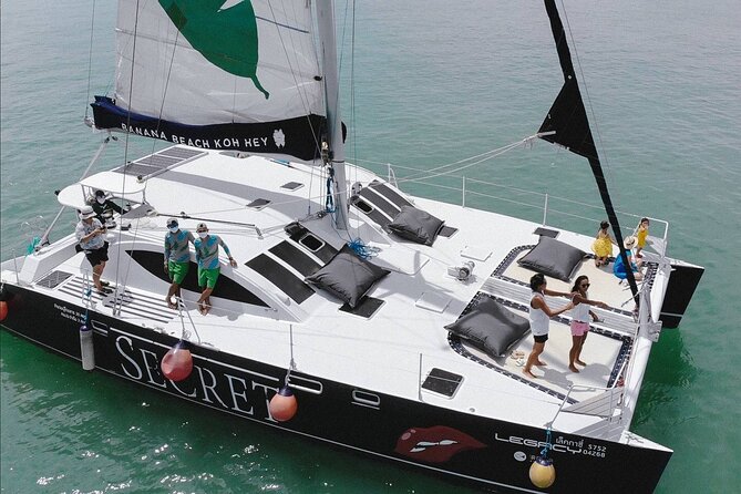 OMBRE Yacht Cruise to Racha & Coral Islands - Getting started at KanEang at Pier (Rawai): the rules that matter