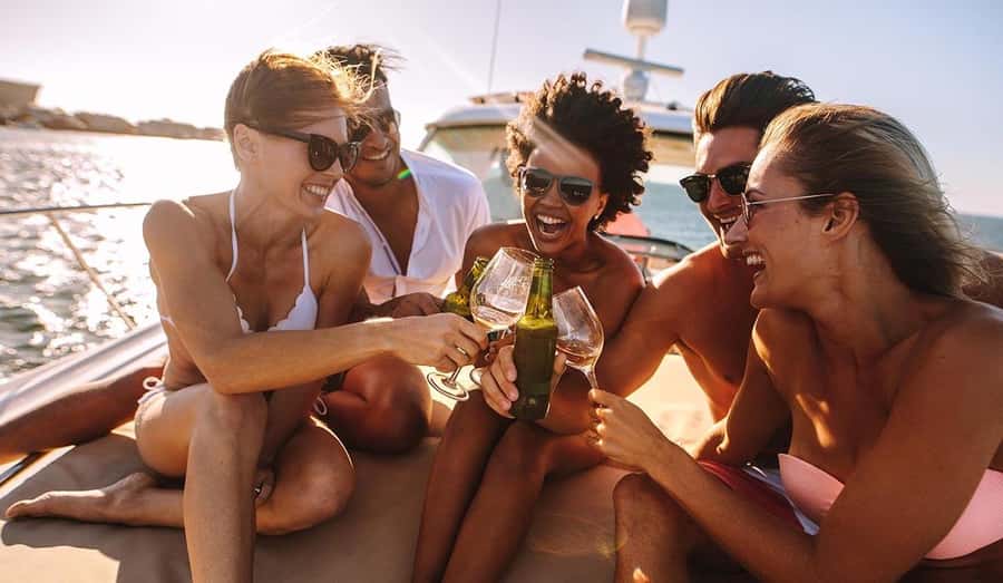 Ottawa: Downtown Yacht Cruise - Wed-Sun @ 6PM - 75 Minutes - Why the 6PM Departure Works So Well