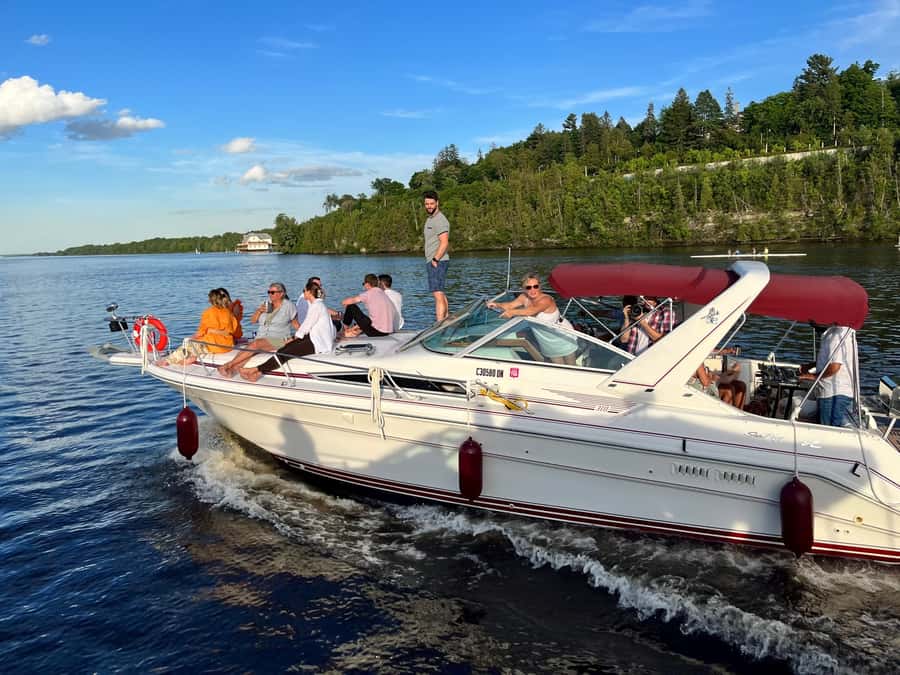 Ottawa: Downtown Yacht Cruise - Wed-Sun @ 6PM - 75 Minutes - How the No-Narration Style Changes the Experience