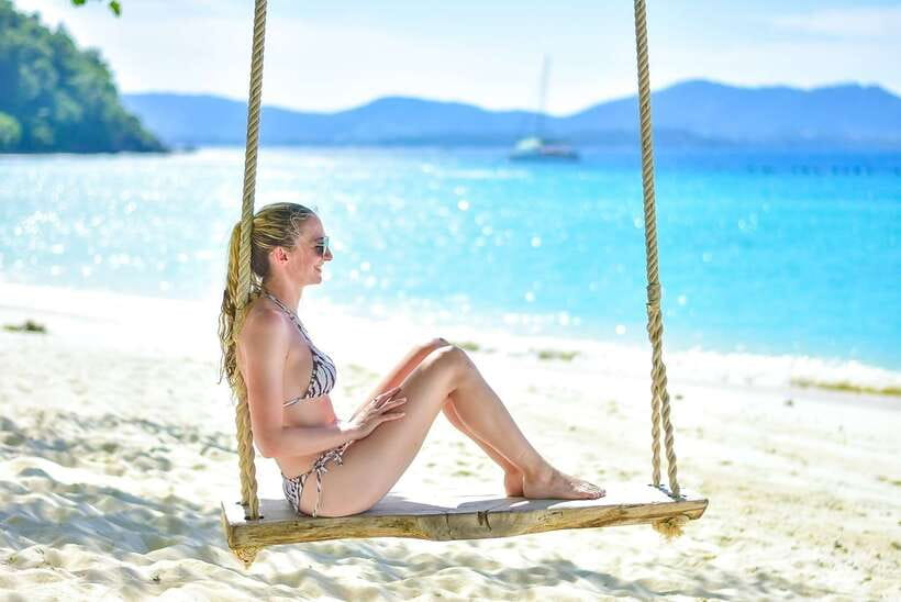 Phuket: Coral Yacht Boat Tour to Coral Island with Sunset - Hotel Pickup and the Reality of a 2pm–4pm Start