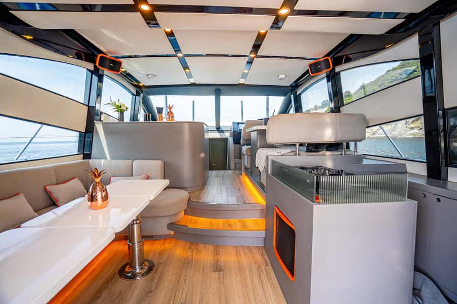 Phuket: Phi Phi Island & Maya Bay Luxury Yacht Day Tour - Lunch on the yacht and the rhythm of eating at sea