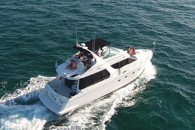 Playa Mujeres rent a Yacht 4hrs with Food and drinks aboard CA55 - Stop 2: Isla Mujeres approach and reef time near El Meco