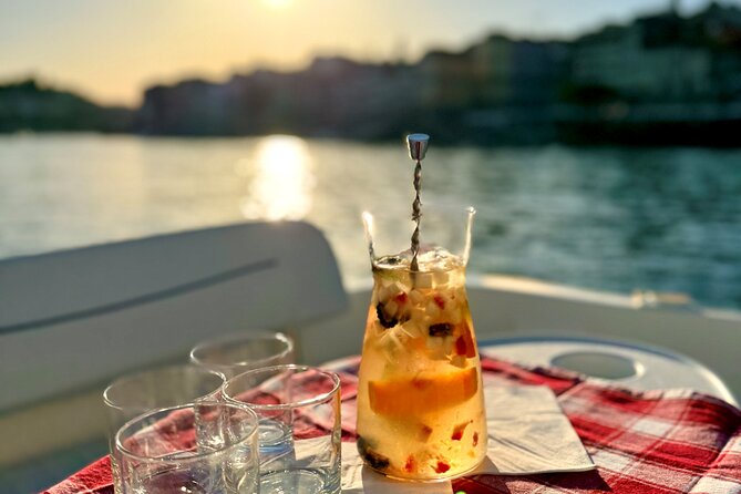 Porto: 6 Bridges Private Douro River Yacht w/ Food & Wine - Key highlights at a glance
