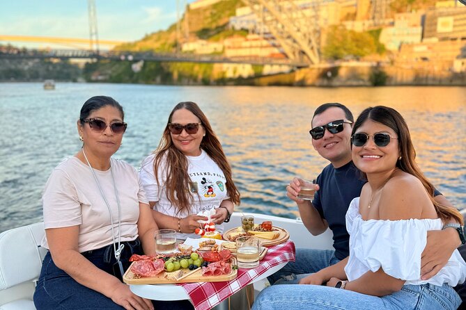 Porto: 6 Bridges Private Douro River Yacht w/ Food & Wine - The Porto-Douro route that actually gives you six bridges