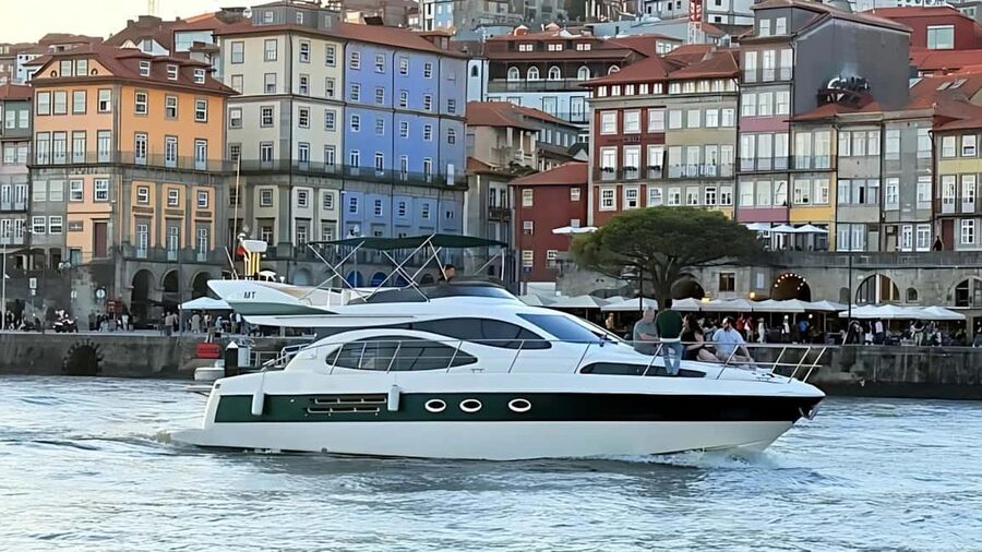 Porto: Luxury 6 Bridges Yacht Cruise with Wine & Snacks - Why the Douro from the water changes Porto