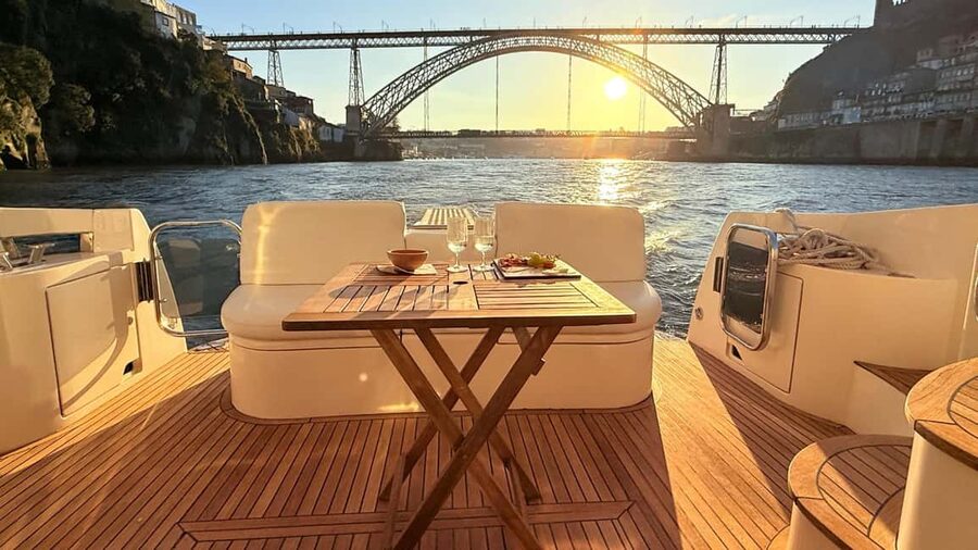 Porto: Luxury 6 Bridges Yacht Cruise with Wine & Snacks - Should you book the Porto 6 Bridges Luxury Yacht Cruise?