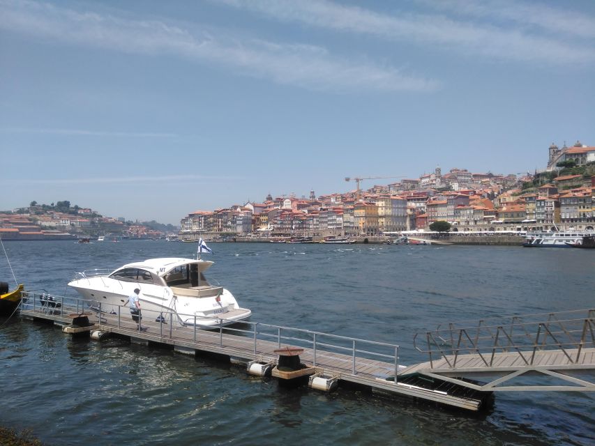 Porto: Passeio em iate privado no Douro com welcome drink - Your Route: Freixo Bridge, São João, Maria Pia, and the Porto Bridge Photo Circuit