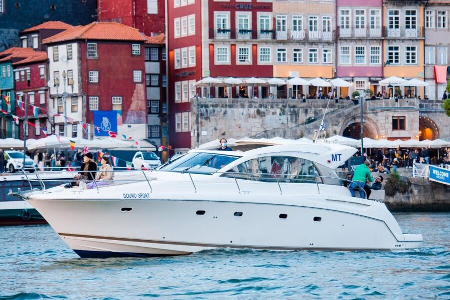 Porto: Passeio em iate privado no Douro com welcome drink - Getting On Board: Meeting Point and Onboard Rules You Should Know