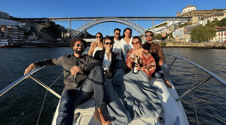 Porto: Private Yacht Cruise with Local Wines & Snacks - Ribeira do Porto and Vila Nova de Gaia: UNESCO views, port-wine country