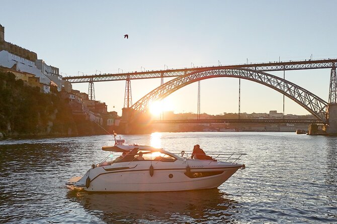 Porto: Private Yacht Experience with Local Wines & Snacks - Where you meet: Marina do Freixo and a quick start
