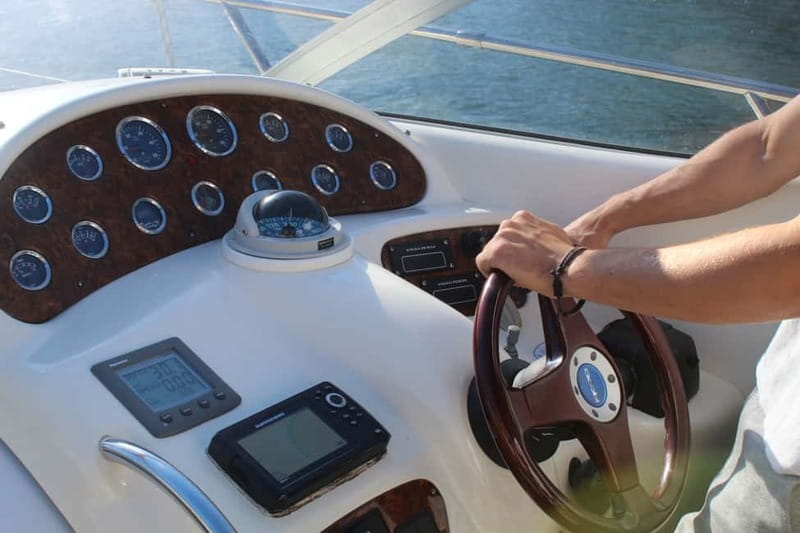 Porto: Private Yacht Tour with Wine, Snacks & 6 Bridges - Should you book this private 6-bridges yacht tour?