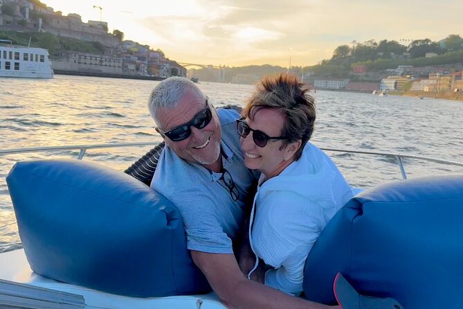 Porto: Yacht Small-Group Douro River Cruise & 6 Bridges w/ Drink - Drinks, snacks, and optional port tasting