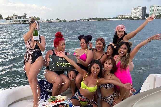 Premium Miami Yacht Tour Experience: Captain, Champagne & Party! - Celebrity Homes and Miami Landmarks: The Water-Only Perspective