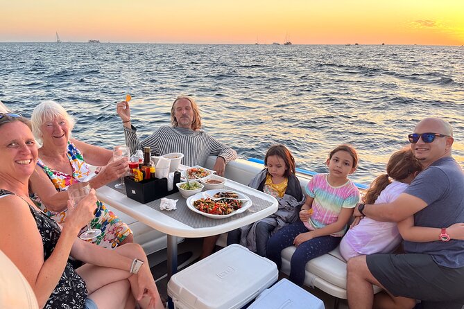 Private 3hr Yacht Cruise in Cabo San Lucas all included - Stop 2: El Arco de Cabo San Lucas for Iconic Pictures