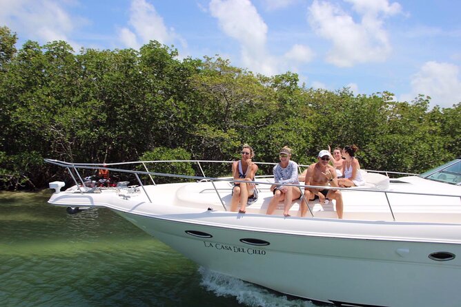 Private 50FT Yacht Rental in Cancún P8 - Crew and service: where this rental earns its top scores
