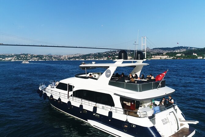 Private Bosphorus Sightseeing Cruise on Luxury Yacht - Asian side royal energy: Beylerbeyi and Küçüksu from the water