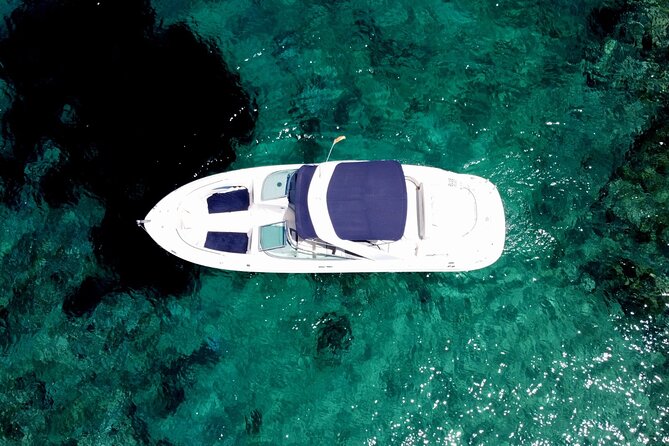 Private Charter 30ft Sports Yacht - The onboard experience: small-group energy and real personality