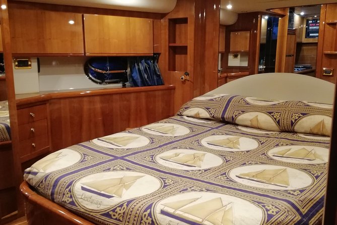 Private Cruise around Capri - yacht 50' - Smart casual on a yacht: what to wear and how to plan your day