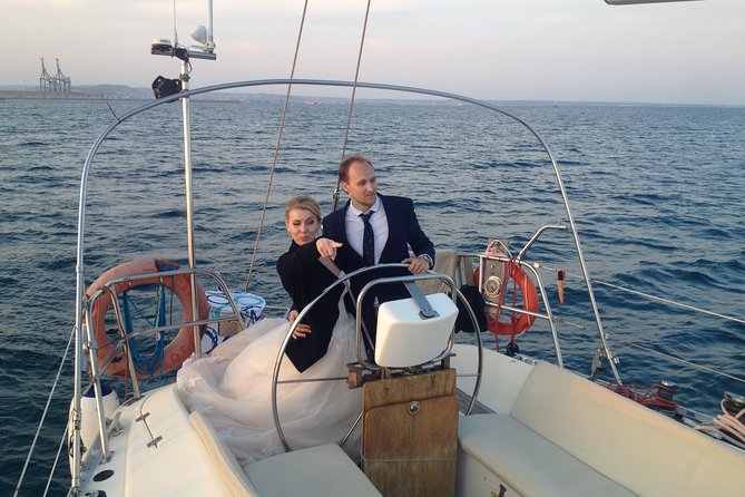 Private cruise with a sailing yacht Koursaros - Morning vs afternoon: picking the best time to be on the water